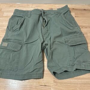 Men’s cargo shorts